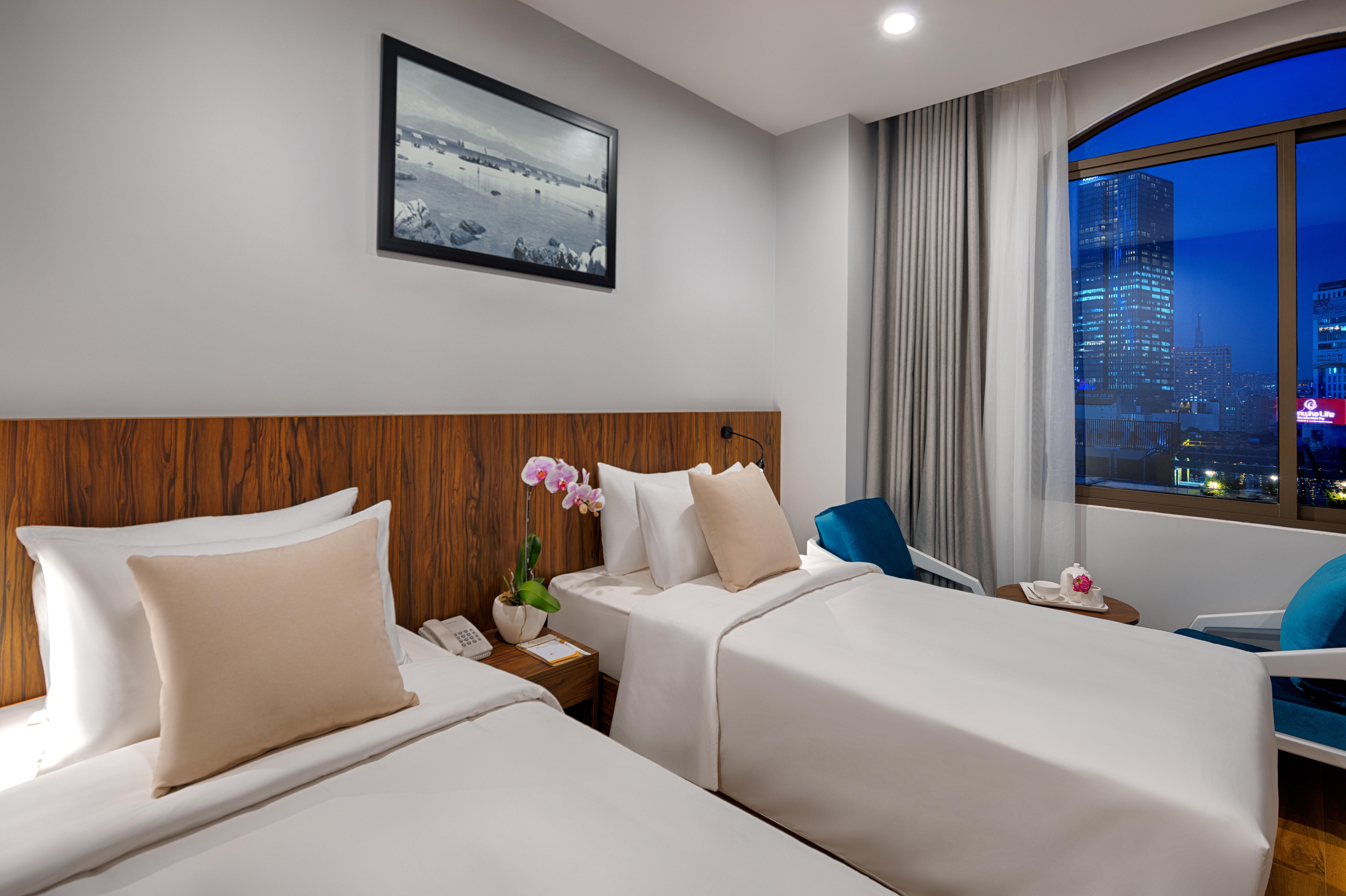 Happy Life Grand Hotel & Rooftop Skybar Ho Şi Min Dış mekan fotoğraf