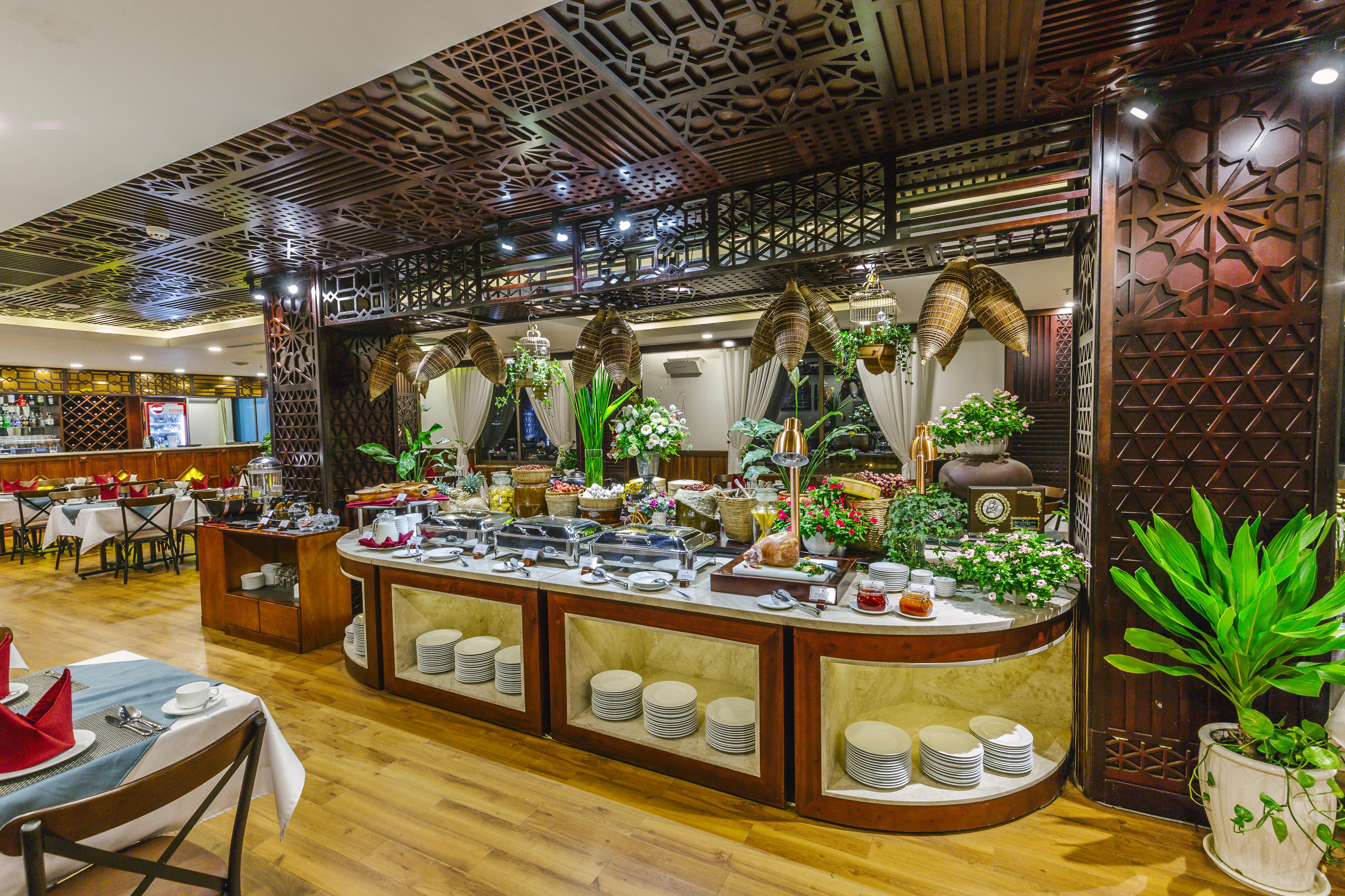 Happy Life Grand Hotel & Rooftop Skybar Ho Şi Min Dış mekan fotoğraf