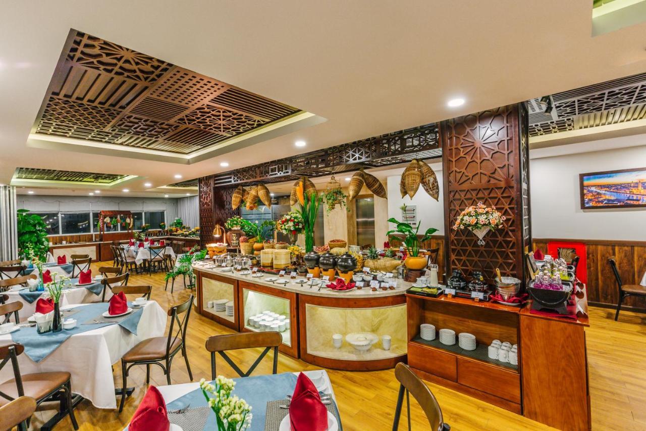 Happy Life Grand Hotel & Rooftop Skybar Ho Şi Min Dış mekan fotoğraf