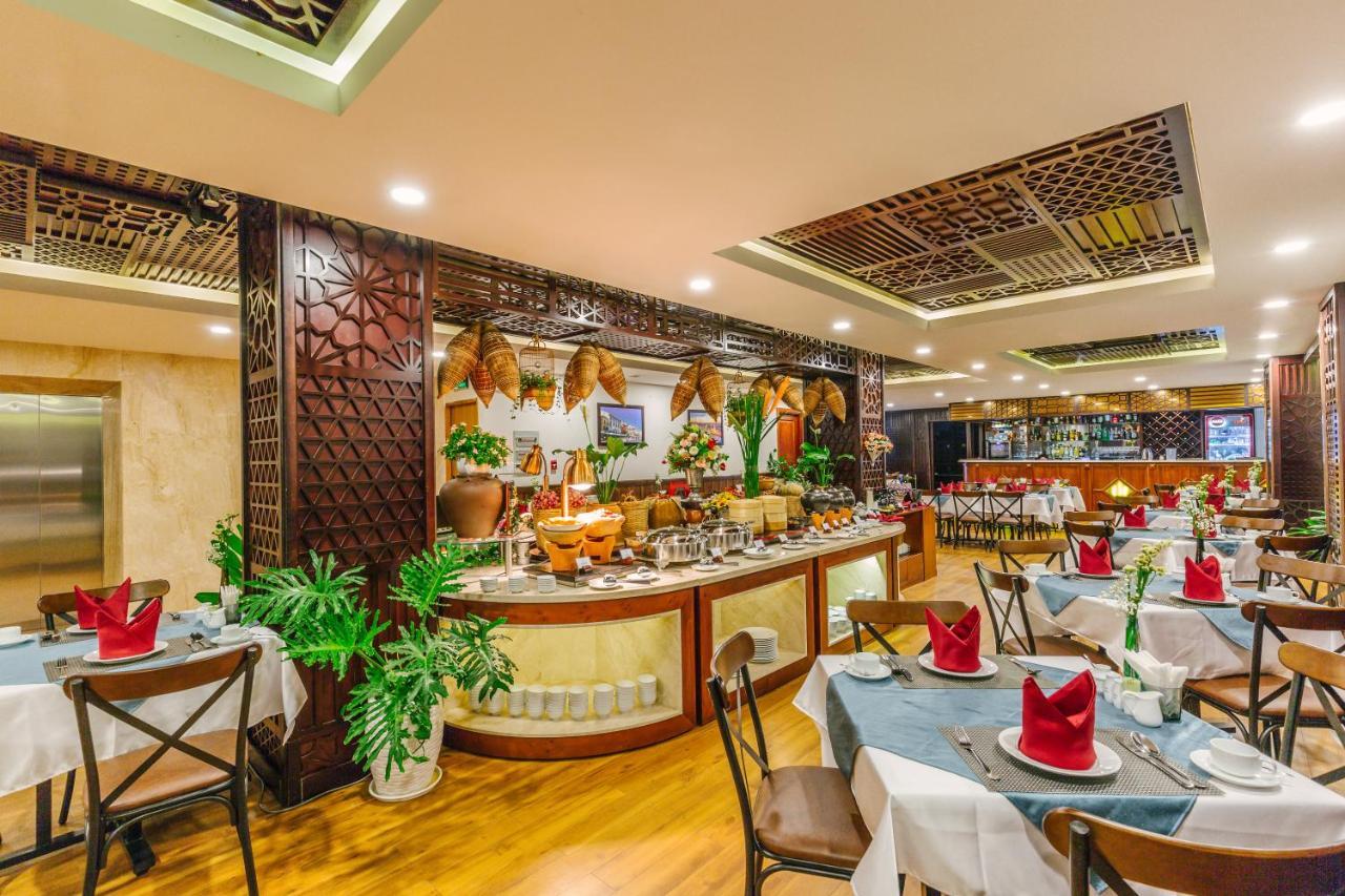 Happy Life Grand Hotel & Rooftop Skybar Ho Şi Min Dış mekan fotoğraf
